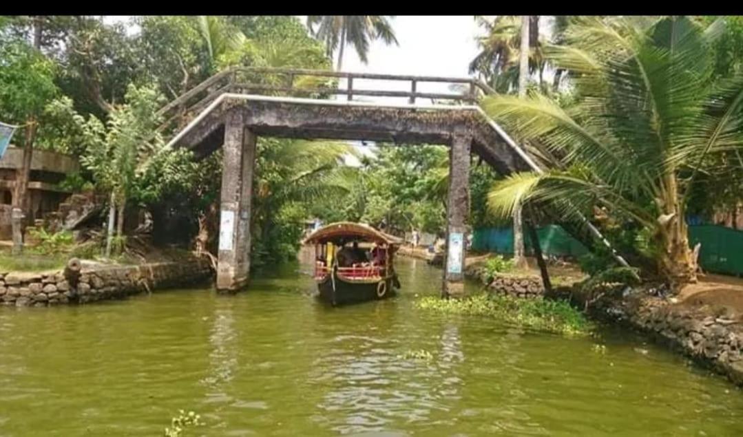 The Blues Hotel Alappuzha Exterior foto
